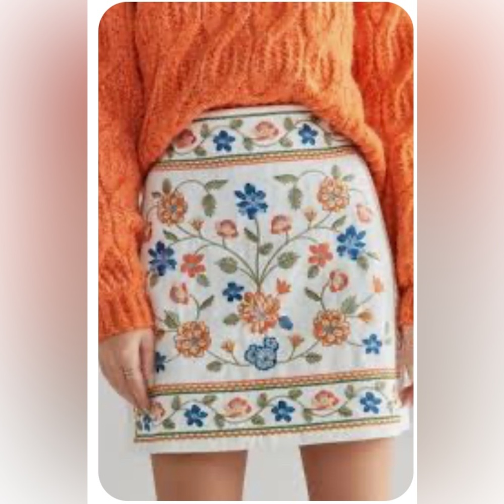 Francesca's Mi Amore beautiful BoHo embroidery skirt, mini white colorful